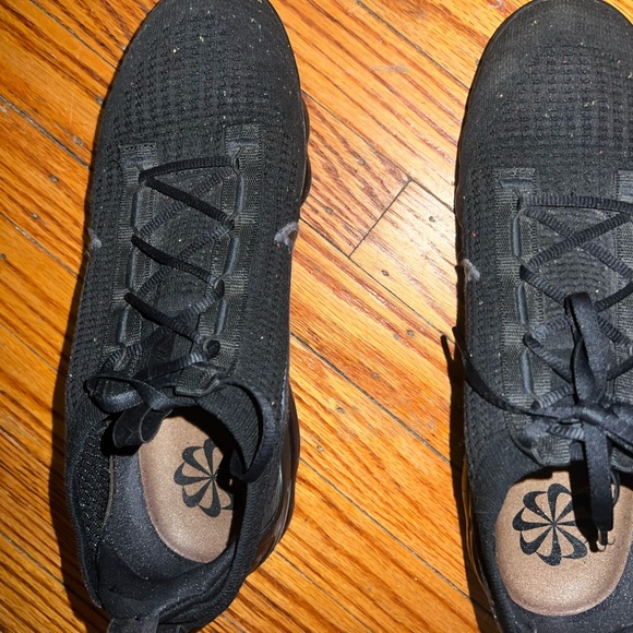 Nike Black Men's Sneakers - Picture 3 of 4